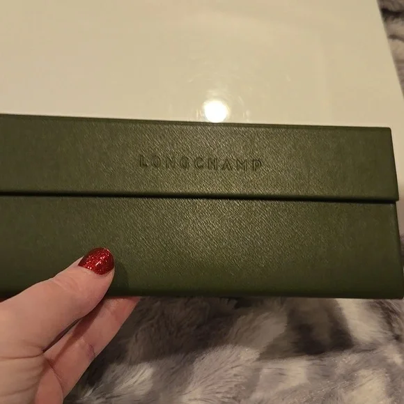 Longchamp Paris Black Cat-Eye Sunglasses with Gradient Lenses Brand New In Case - Picture 15 of 16